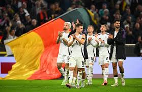 bsport体育官网 女子室内健身做瑜伽